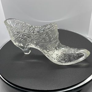 Vintage clear Glass button and Daisy shoe